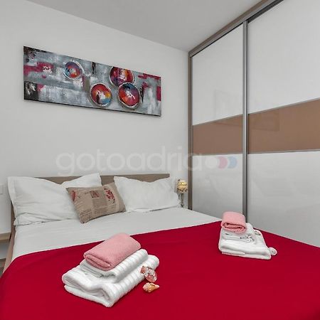 Luxury Apartment Poseidon - Free Beach Parking Makarska Bagian luar foto