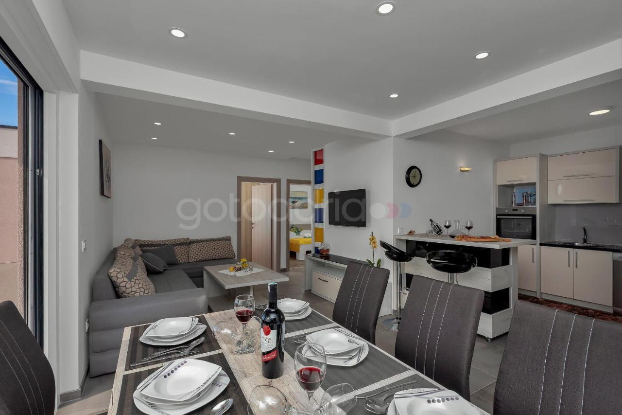 Luxury Apartment Poseidon - Free Beach Parking Makarska Bagian luar foto
