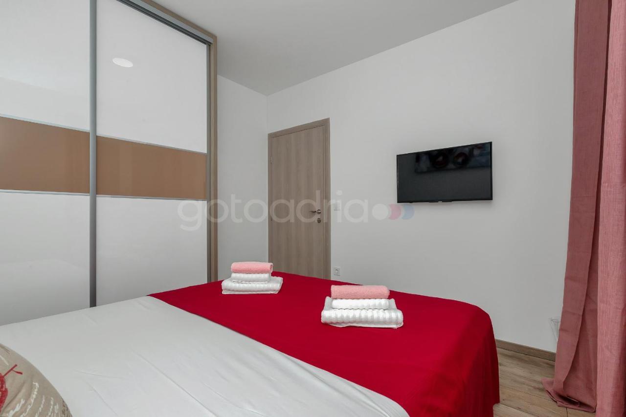Luxury Apartment Poseidon - Free Beach Parking Makarska Bagian luar foto