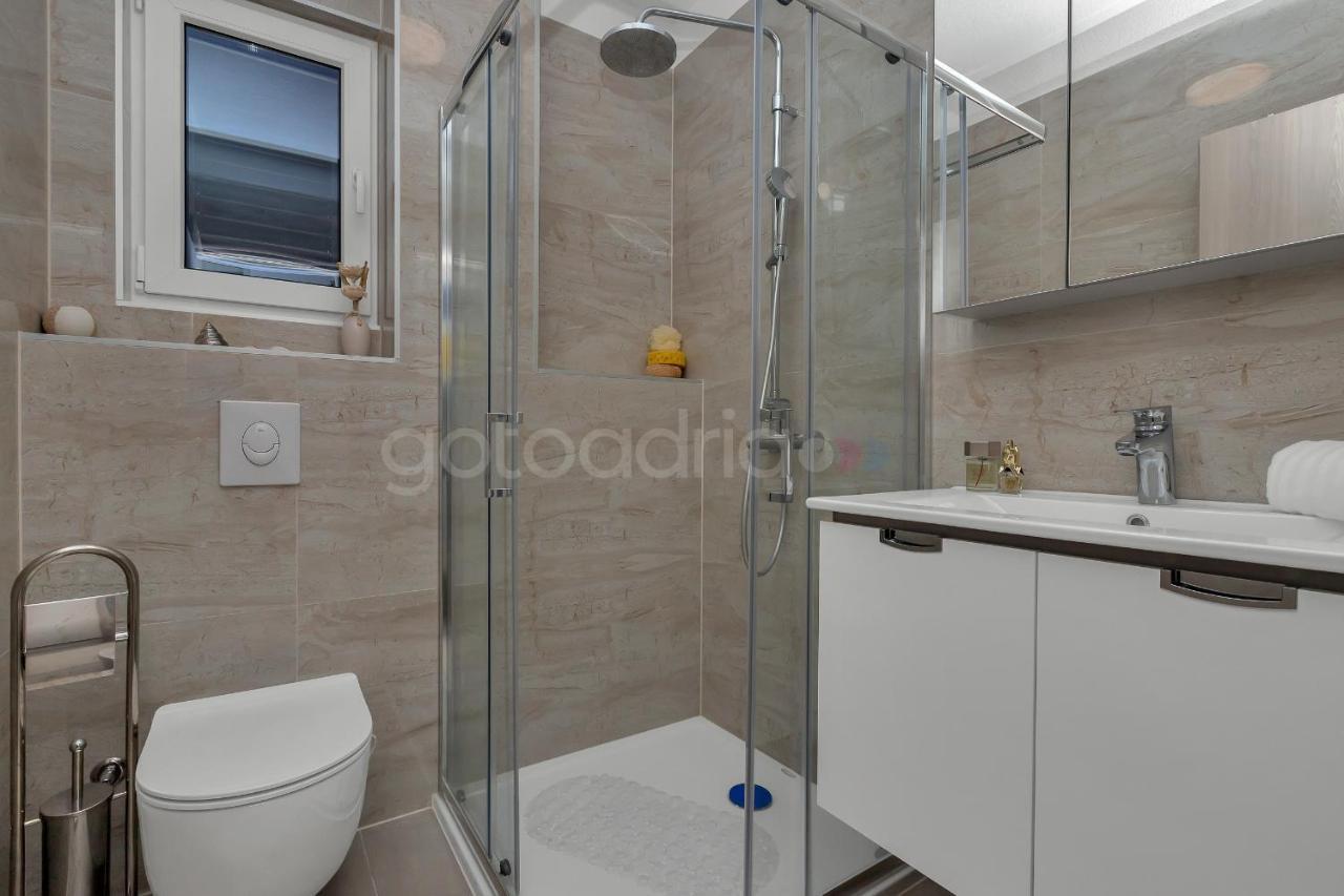 Luxury Apartment Poseidon - Free Beach Parking Makarska Bagian luar foto