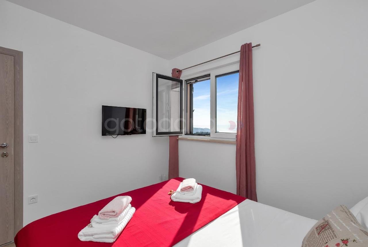 Luxury Apartment Poseidon - Free Beach Parking Makarska Bagian luar foto