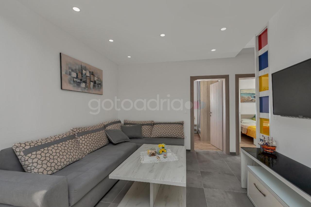 Luxury Apartment Poseidon - Free Beach Parking Makarska Bagian luar foto
